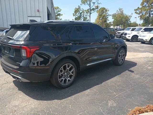 Used 2025 Ford Explorer Platinum w/ Ultimate Package AWD/4WD image 5