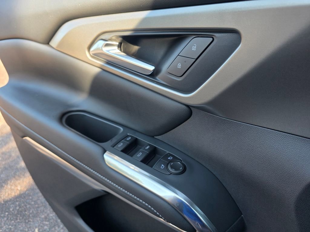 New 2025 Chevrolet Traverse LT w/ Enhanced Driving Package image 12