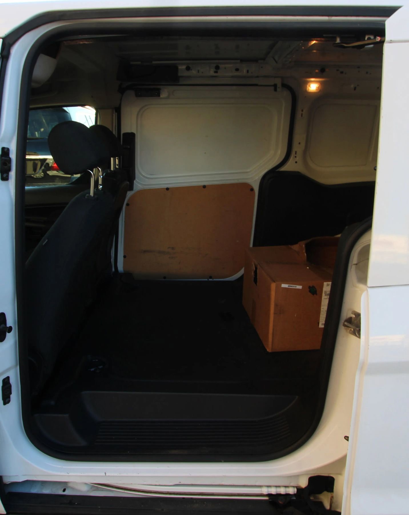 Used 2014 Ford Transit Connect XL image 12