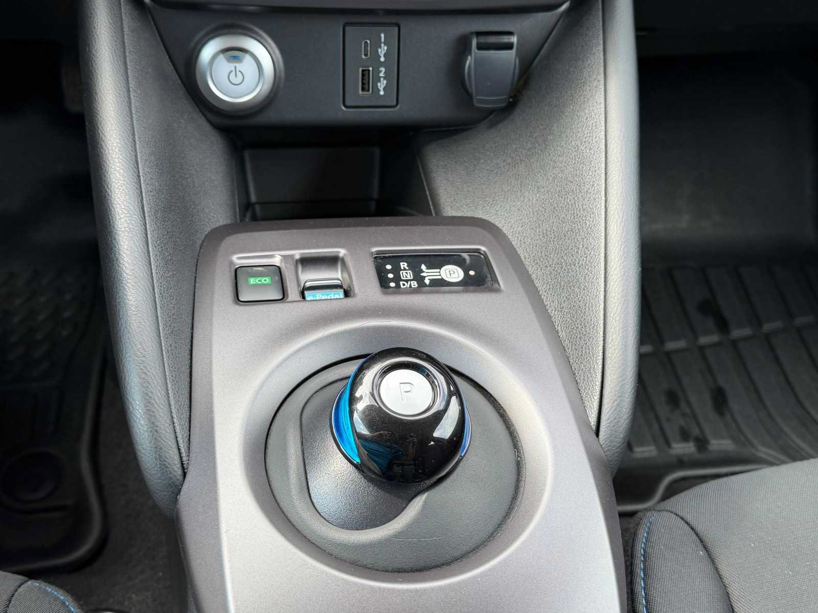 Used 2025 Nissan Leaf S FWD image 19
