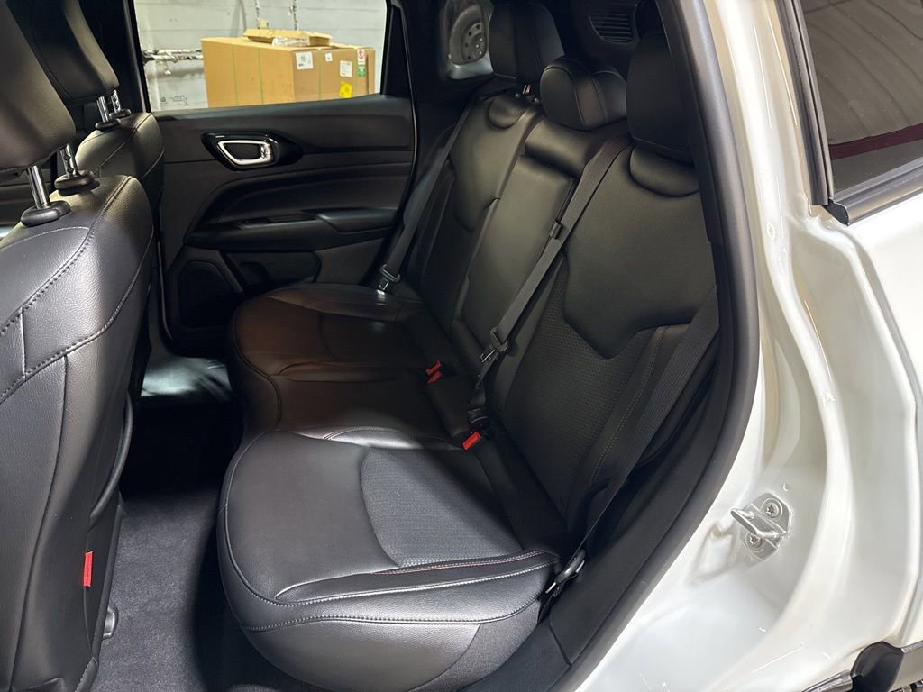 Used 2024 Jeep Compass Trailhawk w/ Trailhawk Convenience Group image 11