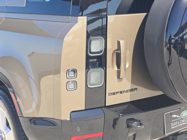 New 2026 Land Rover Defender 110 X-Dynamic SE AWD/4WD image 35