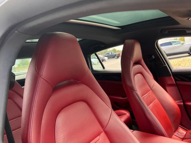 Used 2017 Porsche Panamera RWD image 28