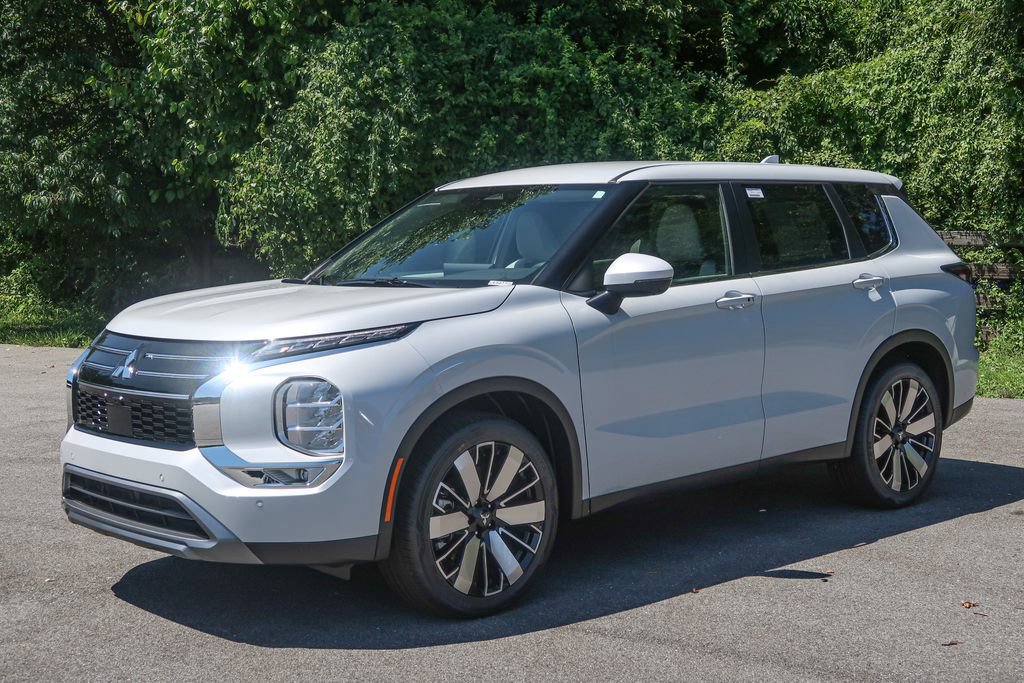 New 2026 Mitsubishi Outlander SE FWD image 3