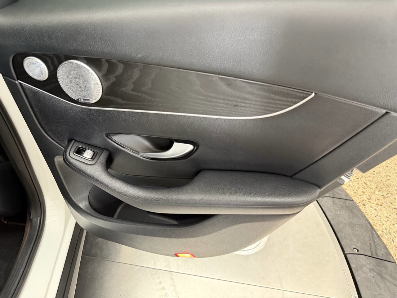 Used 2017 Mercedes-Benz GLC 300 4MATIC image 25