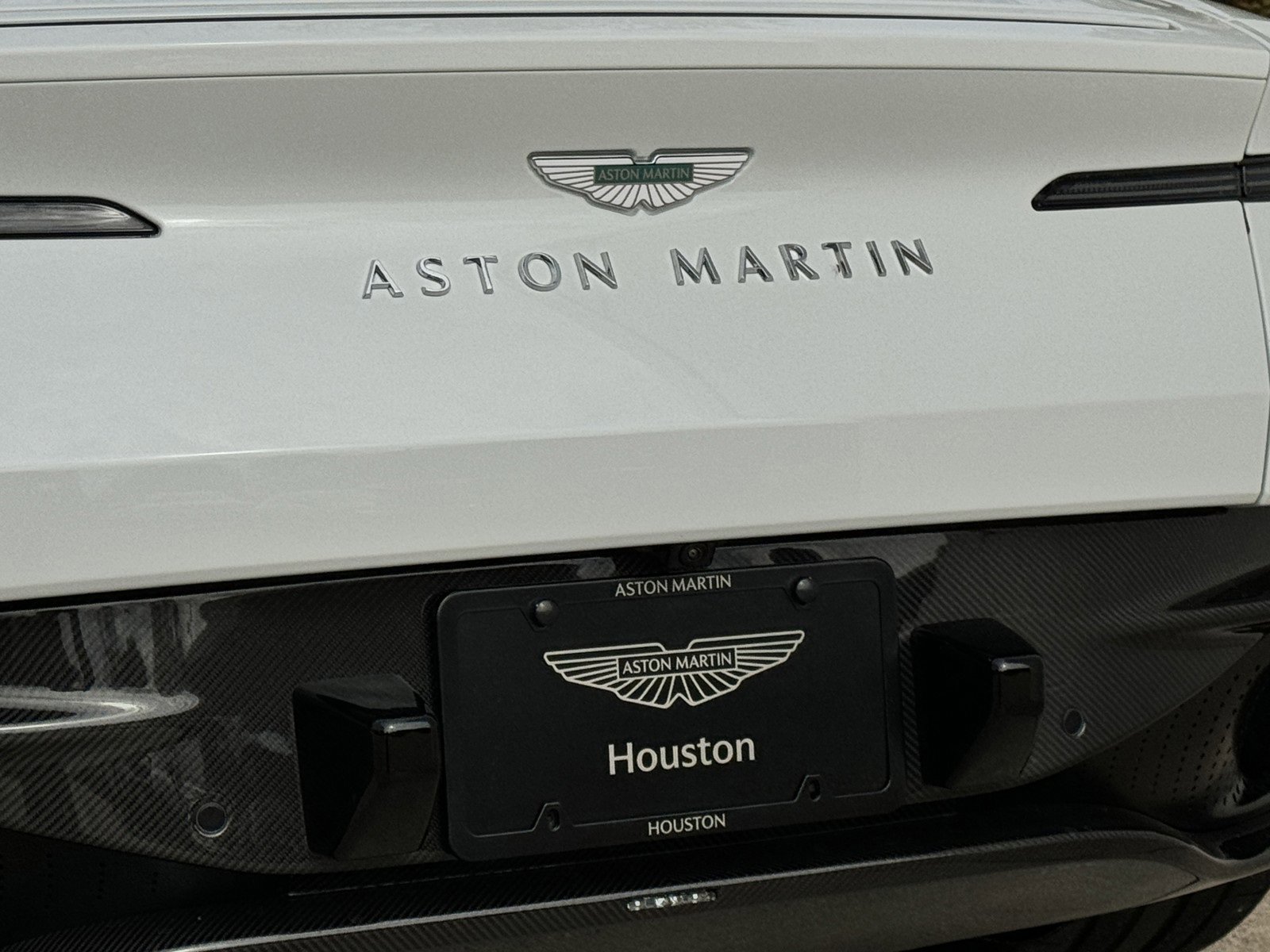 Used 2024 Aston Martin DB12 Coupe image 17
