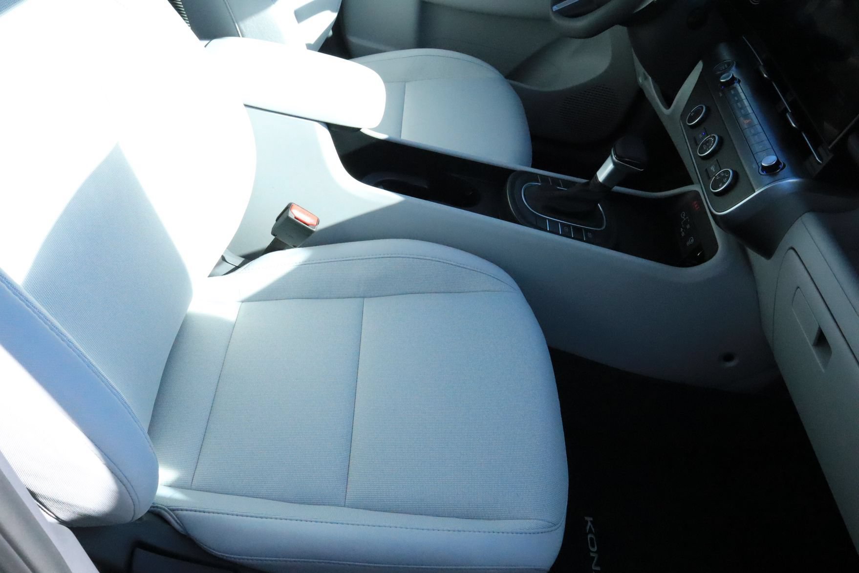 New 2026 Hyundai Kona SE FWD image 18
