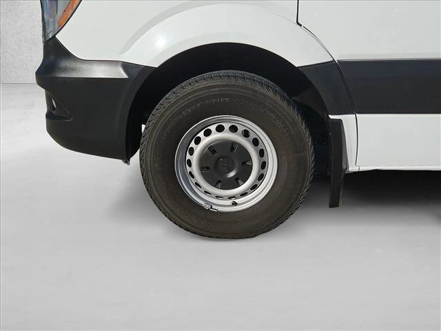 Used 2014 Mercedes-Benz Sprinter 2500 image 24