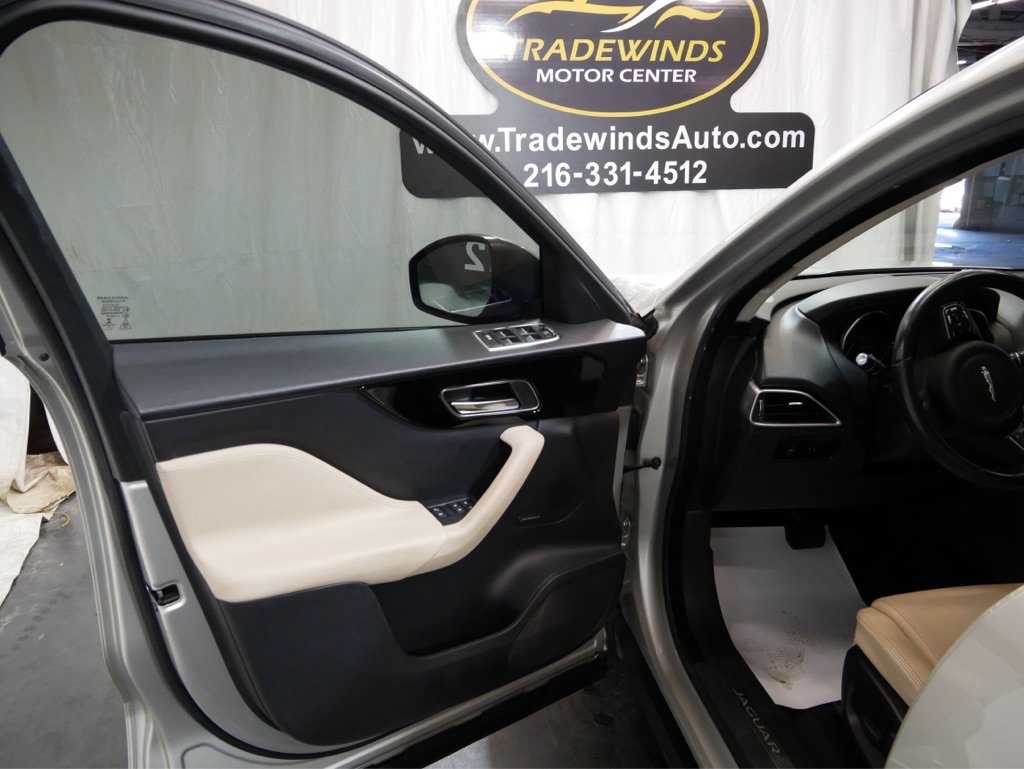 Used 2017 Jaguar F-PACE Premium AWD/4WD image 12