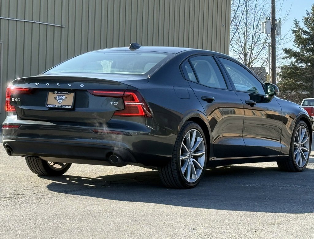 Used 2019 Volvo S60 T5 Momentum w/ Premium Package image 5