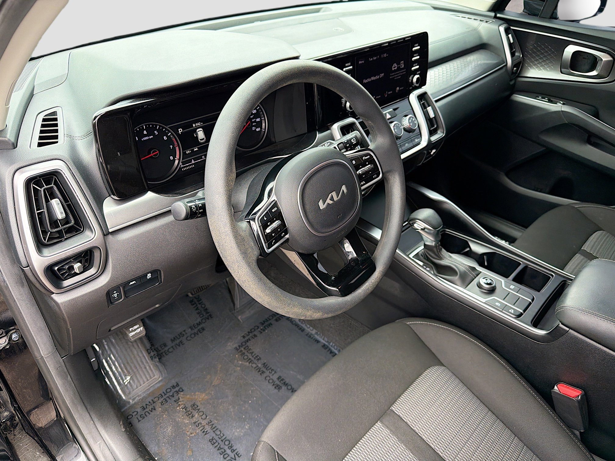 Used 2023 Kia Sorento LX image 25