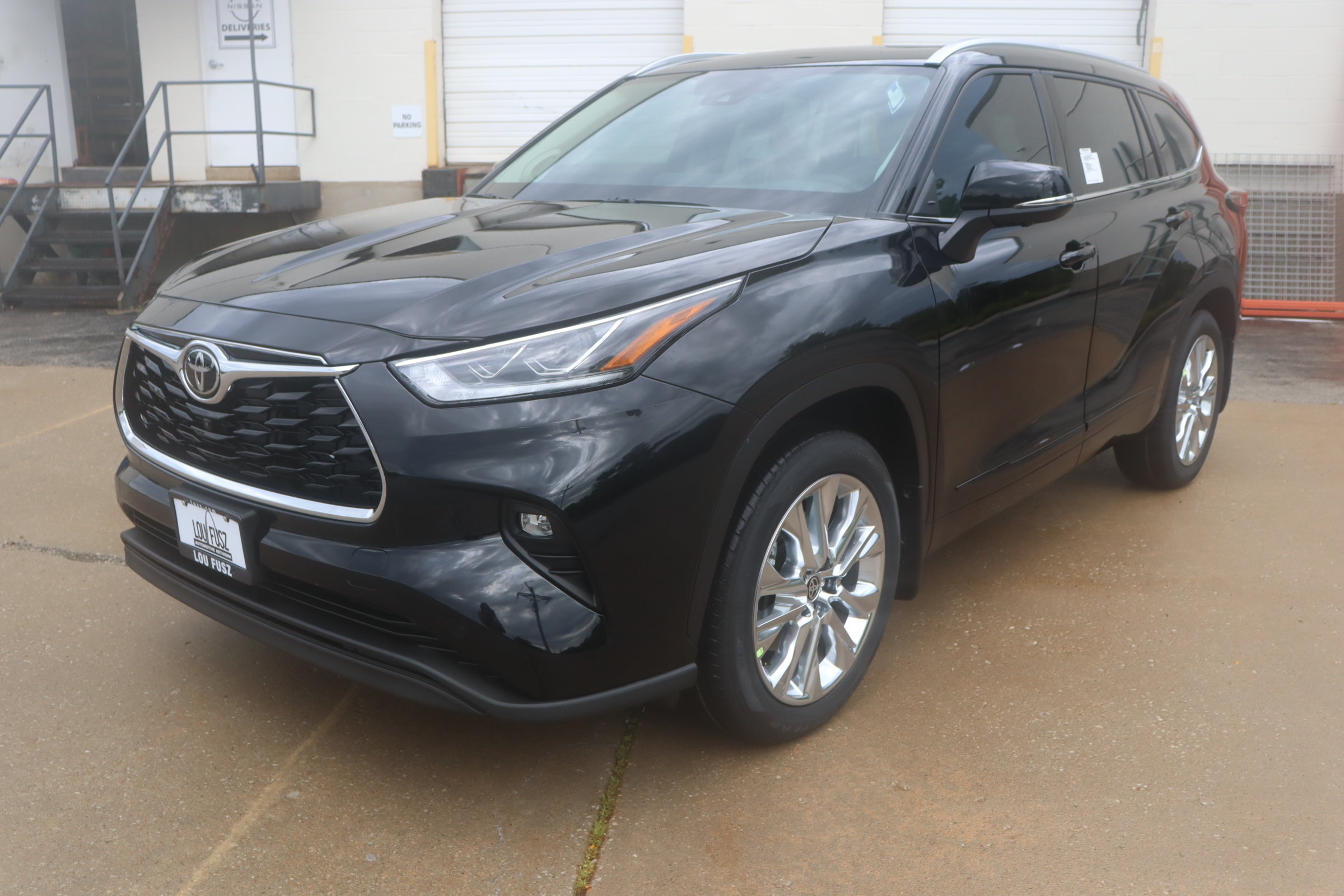 New 2026 Toyota Highlander Limited AWD/4WD image 7