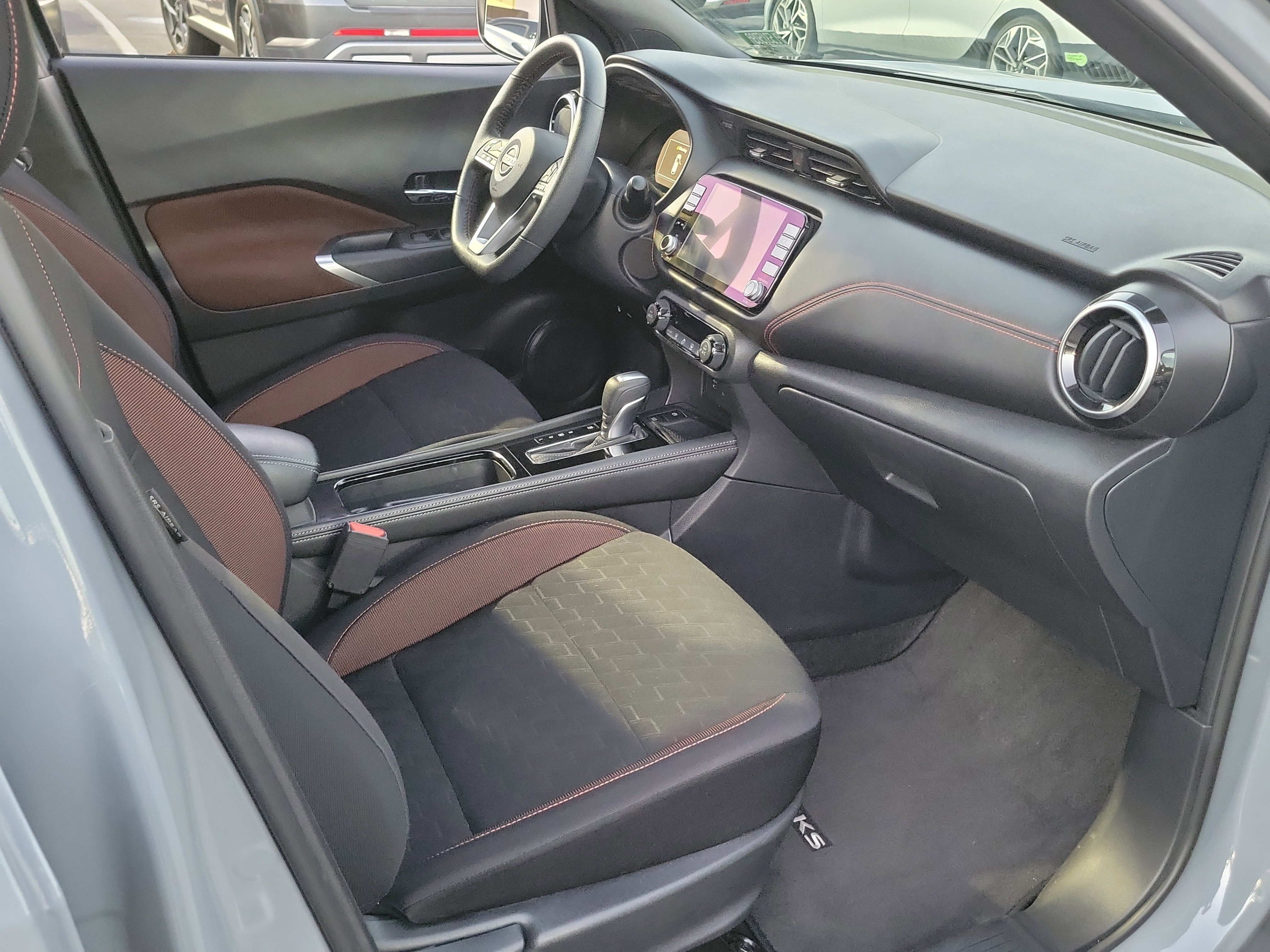 Used 2023 Nissan Kicks SR image 15