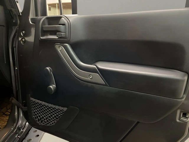 Used 2017 Jeep Wrangler Unlimited Sport w/ Connectivity Group image 74