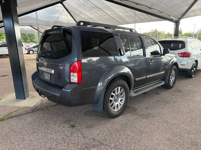 Used 2012 Nissan Pathfinder LE AWD/4WD image 4