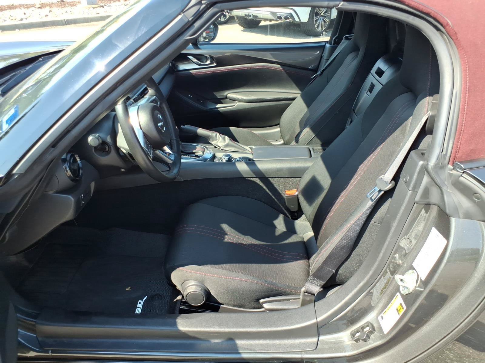 Used 2018 MAZDA MX-5 Miata Club RWD image 12
