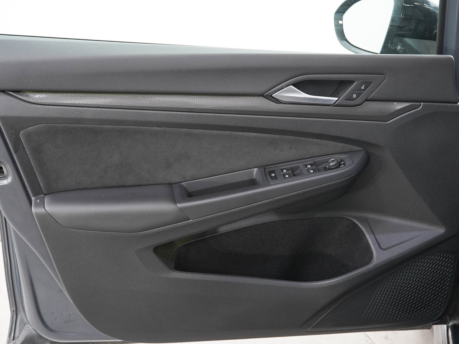Used 2024 Volkswagen GTI SE FWD image 19