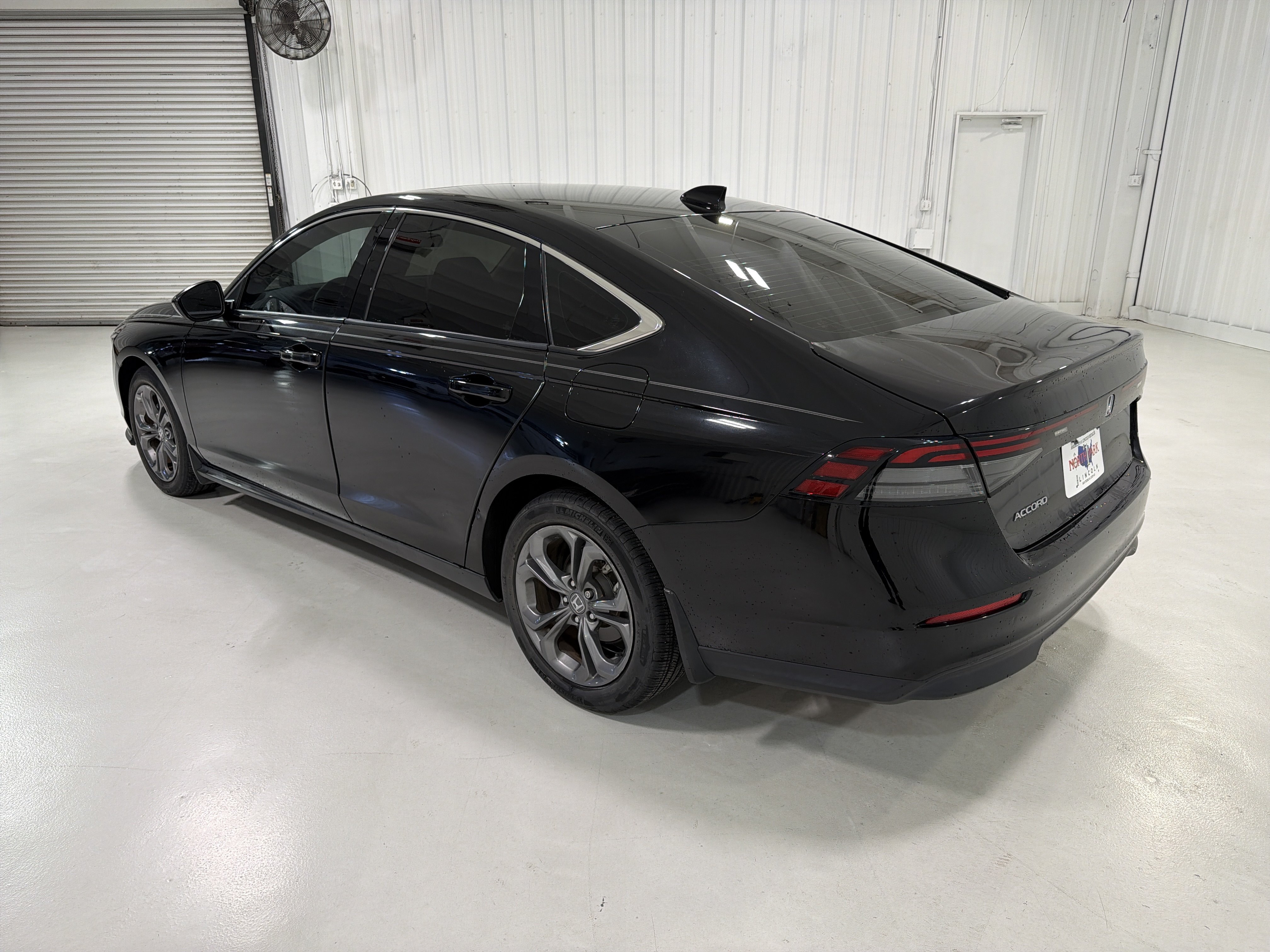 Used 2023 Honda Accord EX image 3