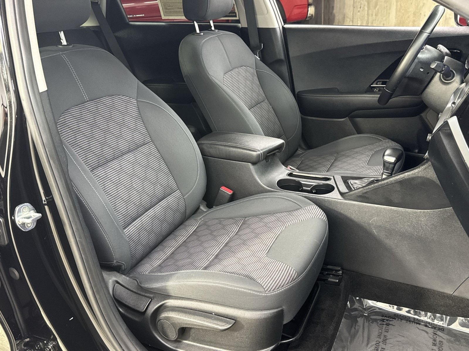 Used 2022 Kia Niro LXS FWD image 39