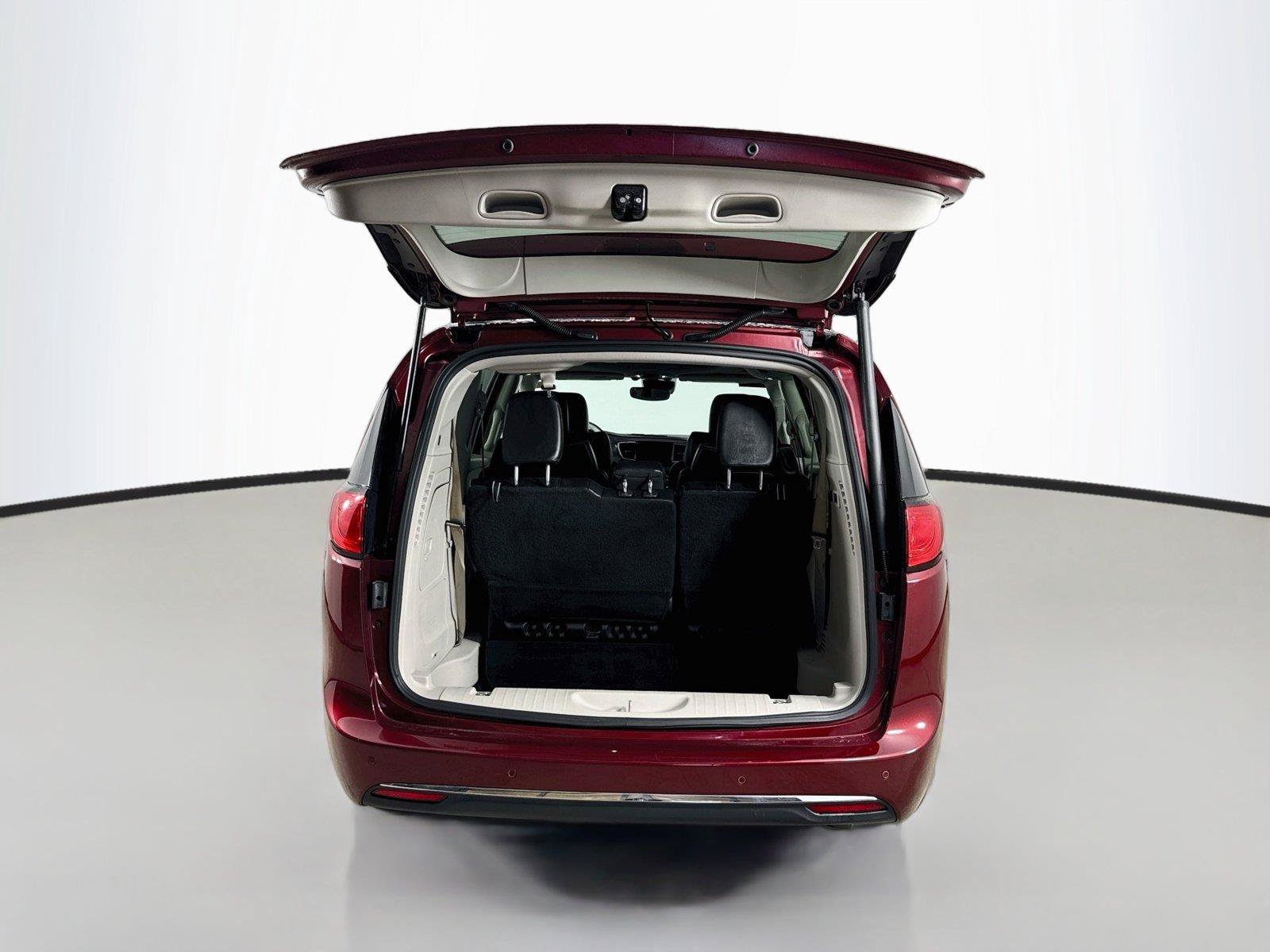 Used 2019 Chrysler Pacifica Limited w/ Advanced Safetytec Group FWD image 27