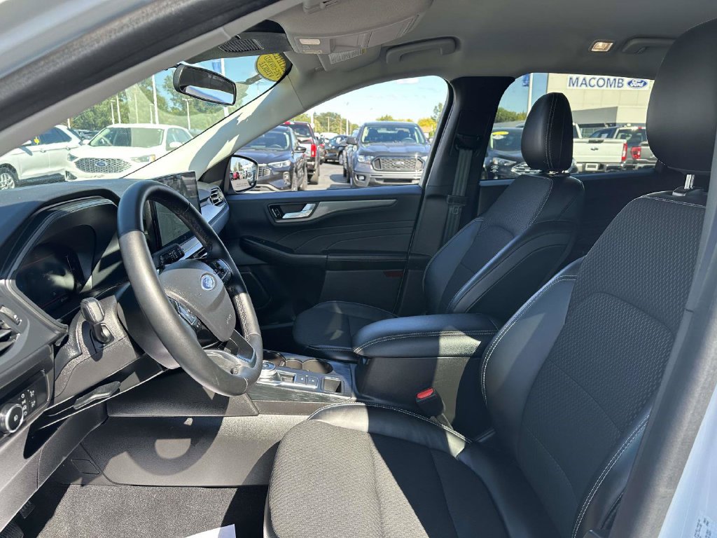 Certified 2023 Ford Escape SE FWD image 10