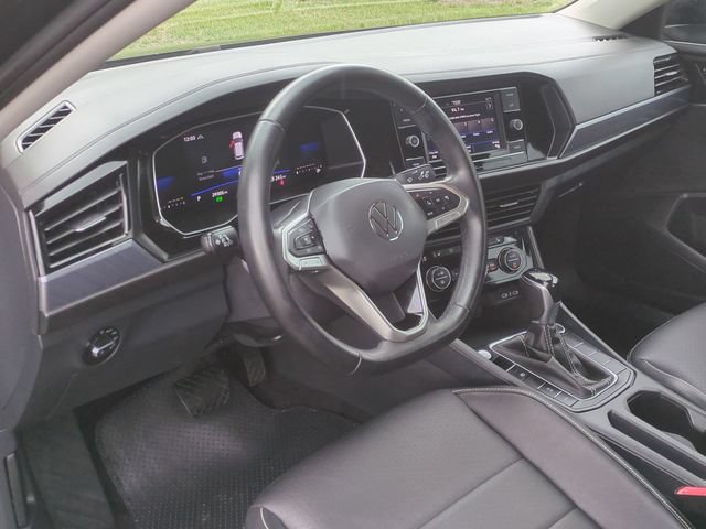 Used 2024 Volkswagen Jetta SE FWD image 29