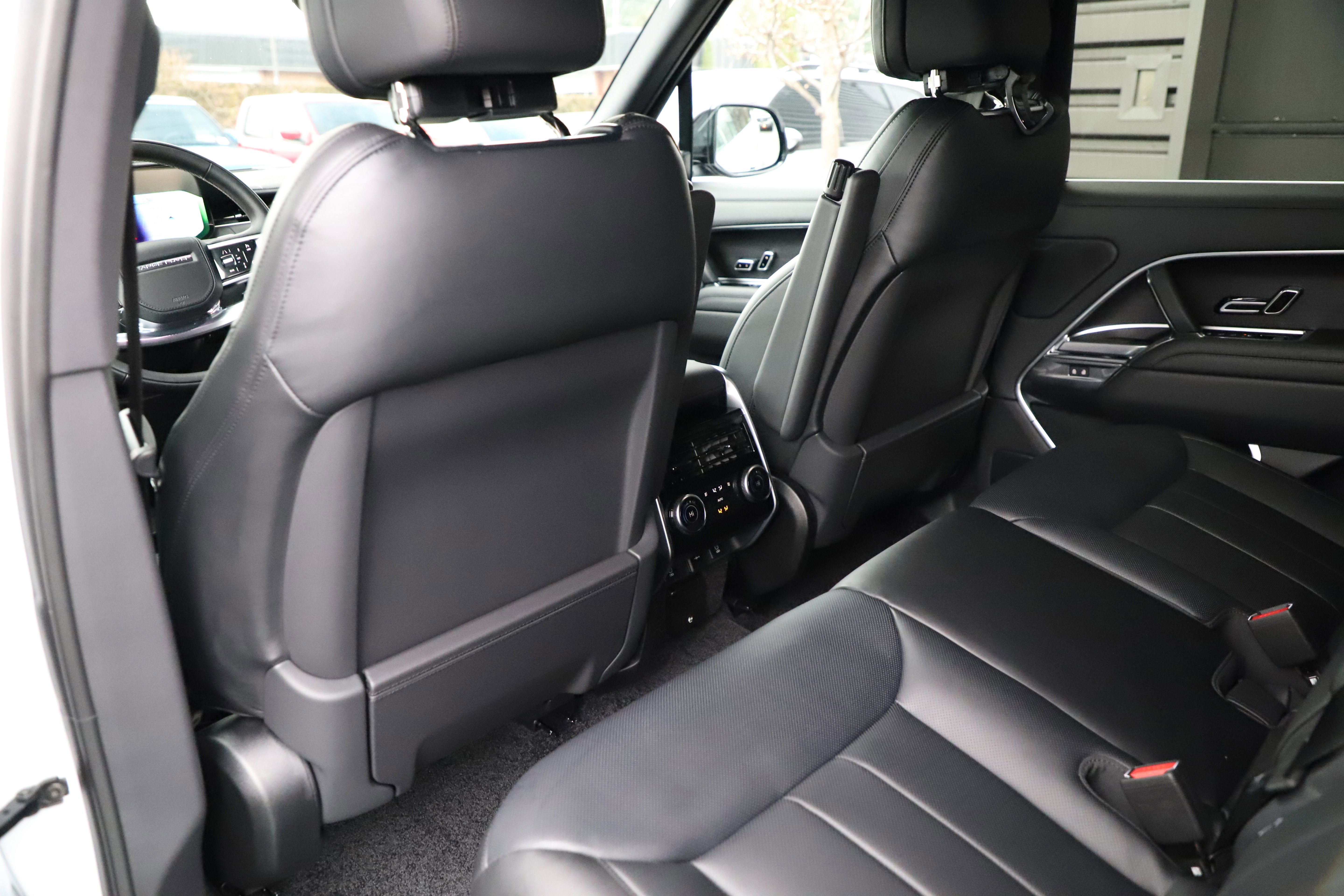 New 2026 Land Rover Range Rover SE AWD/4WD image 15