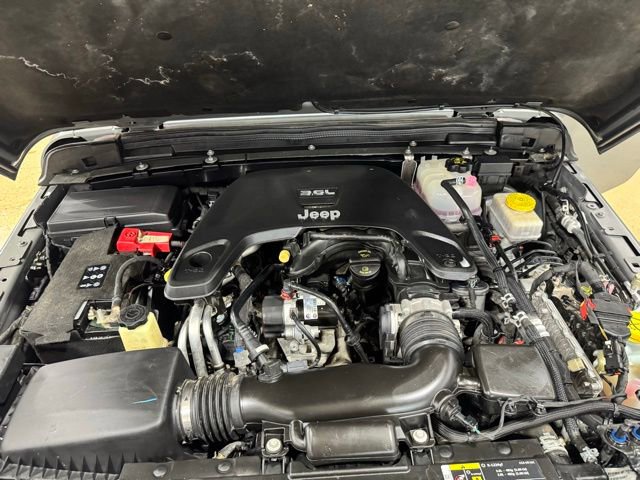 Used 2020 Jeep Wrangler Unlimited Sahara image 29