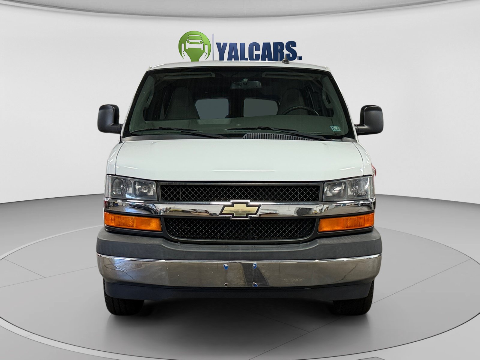 Used 2017 Chevrolet Express 3500 LT w/ LT Preferred Equipment Group RWD image 8