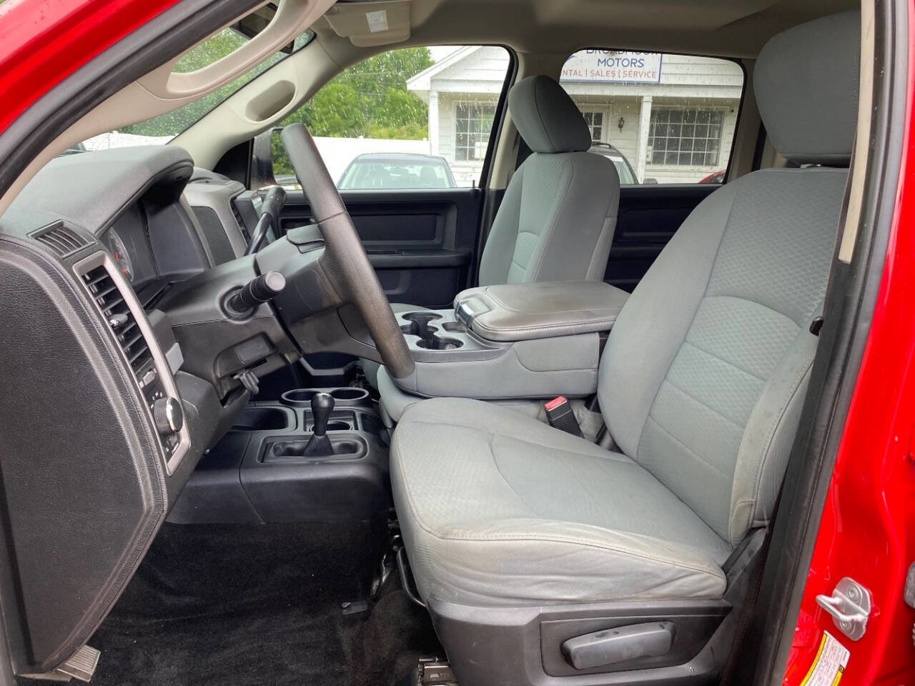 Used 2013 RAM 2500 Tradesman w/ Chrome Appearance Group image 15