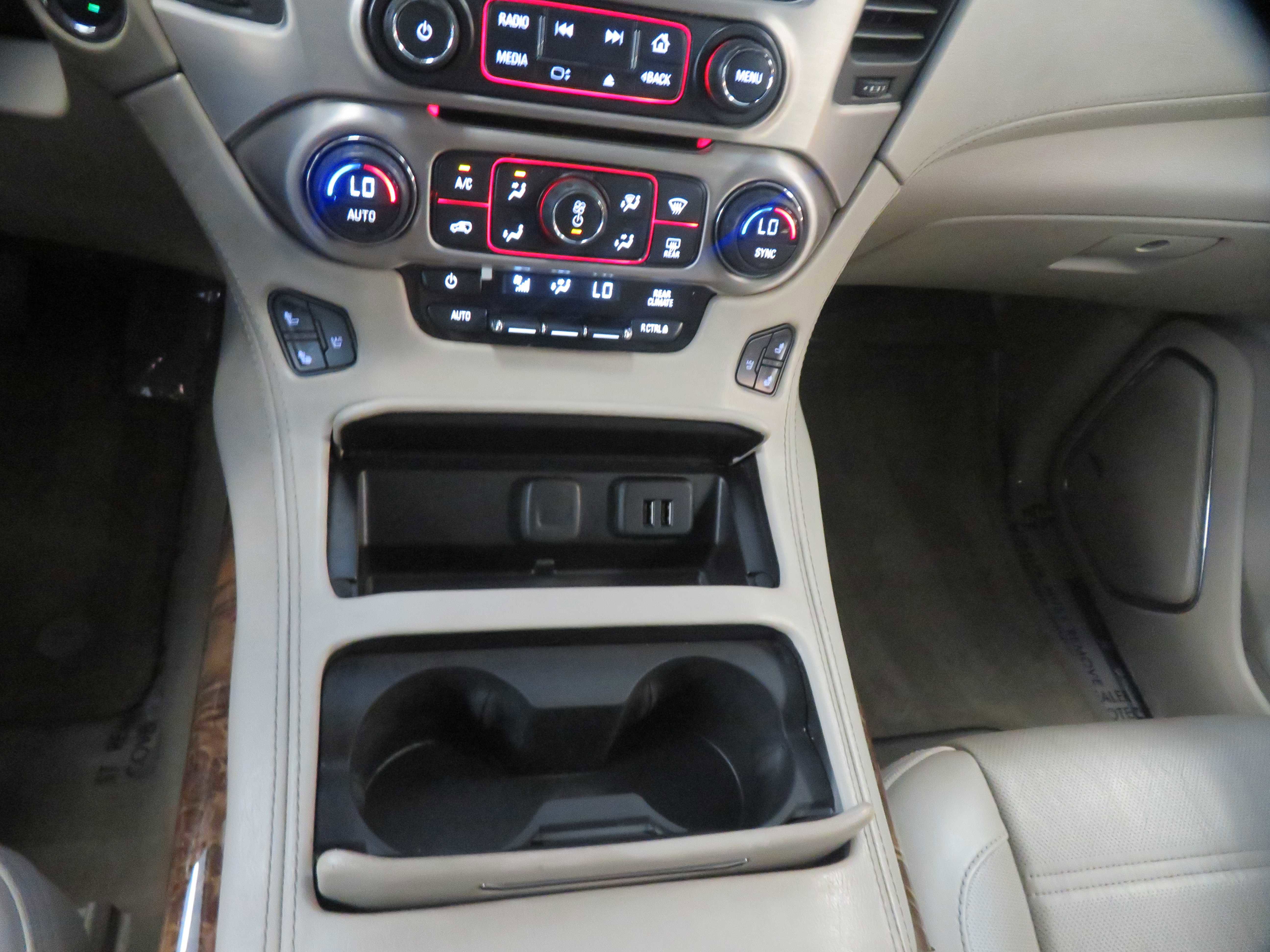Used 2015 GMC Yukon XL Denali w/ Touring Package AWD/4WD image 47