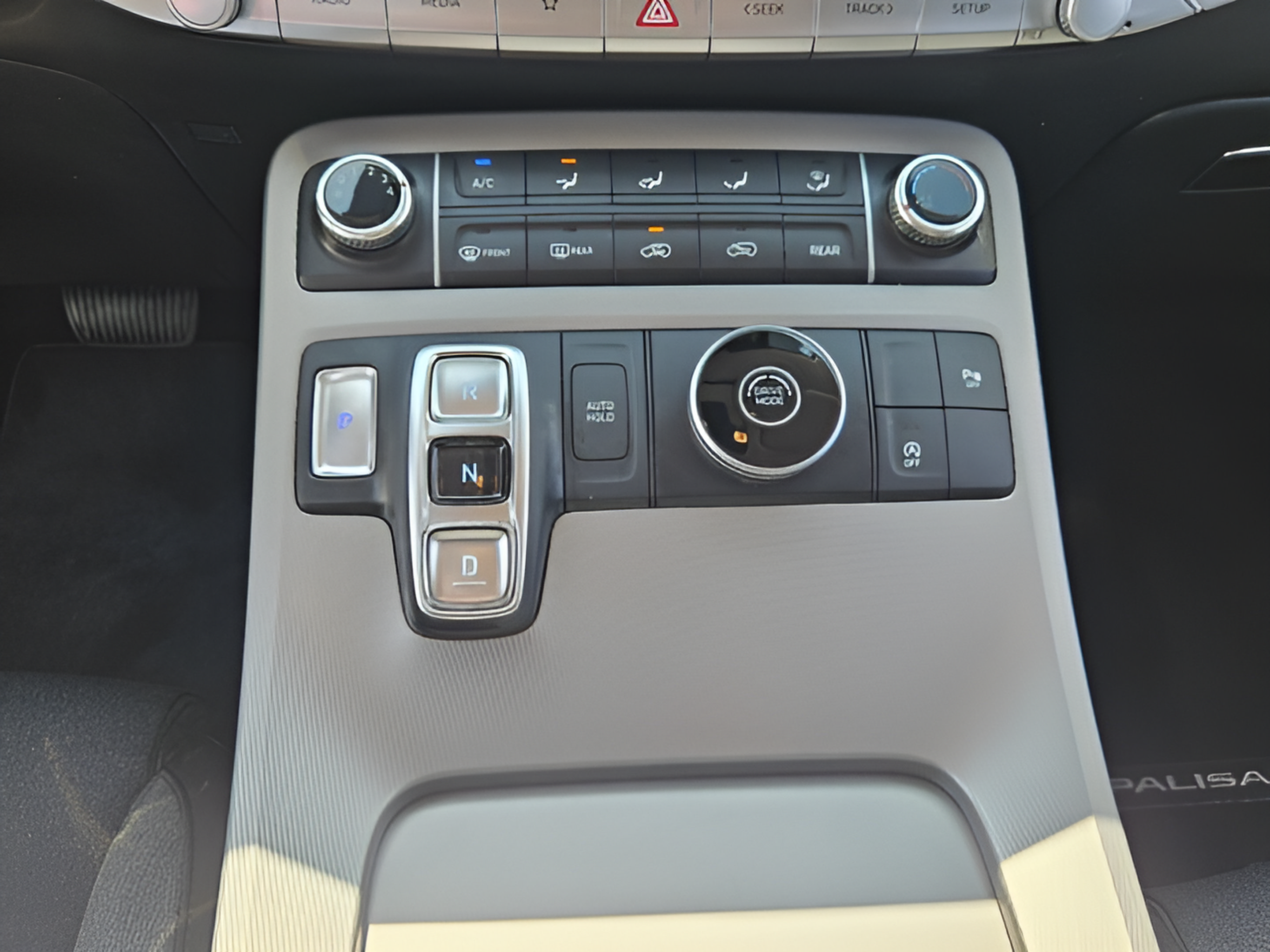 Used 2022 Hyundai Palisade SE w/ Cargo Package FWD image 17