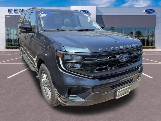 Used 2025 Ford Expedition Max Active RWD image 21