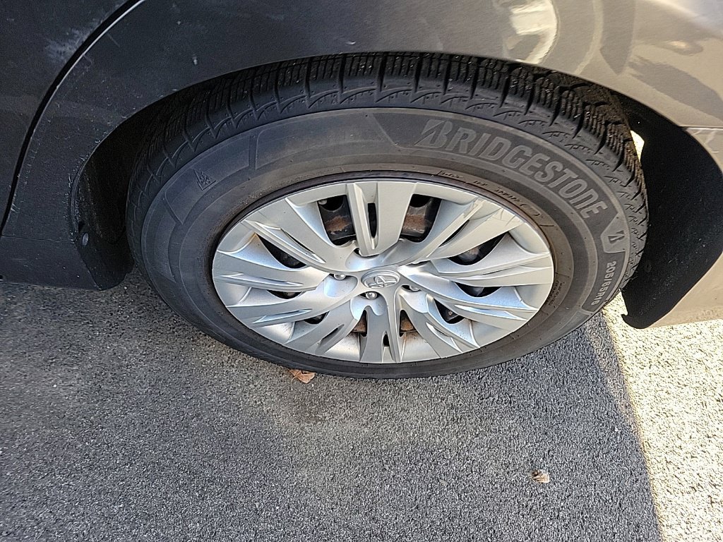 Used 2012 Toyota Camry LE w/ Protection Pkg FWD image 5