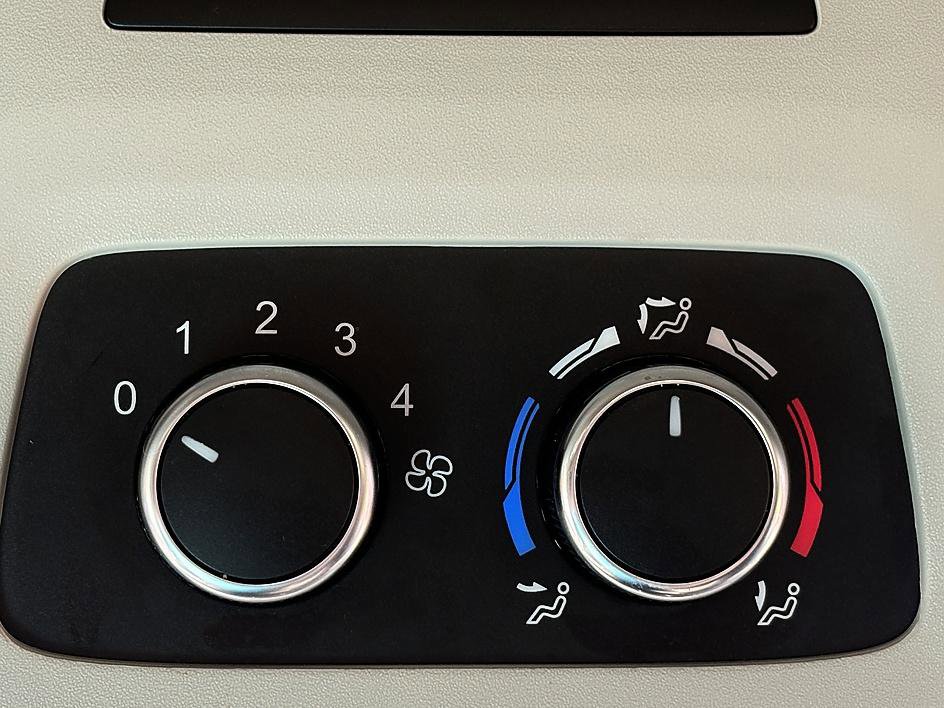 Used 2021 Ford Transit 350 XLT image 22