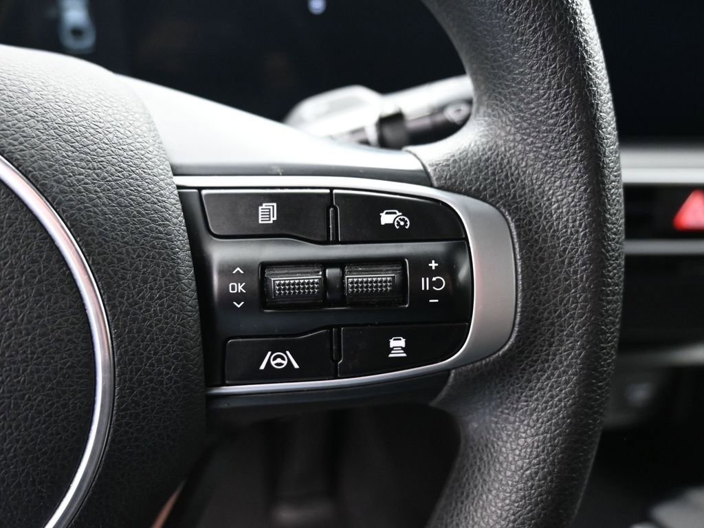 Used 2025 Kia K5 LXS image 17