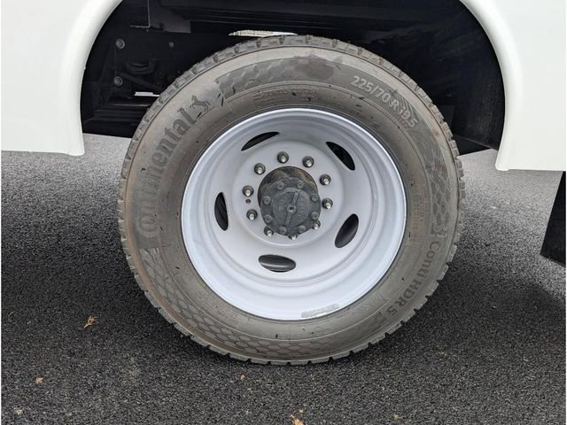 New 2025 Ford F550 4x4 Crew Cab image 25