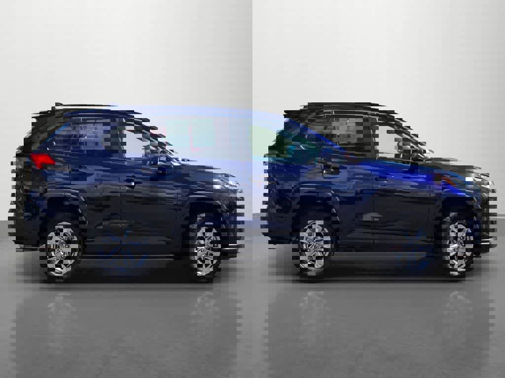 Used 2024 Toyota RAV4 XLE FWD image 7