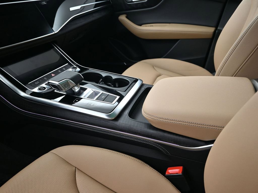 Used 2025 Audi Q8 Premium Plus AWD/4WD image 21