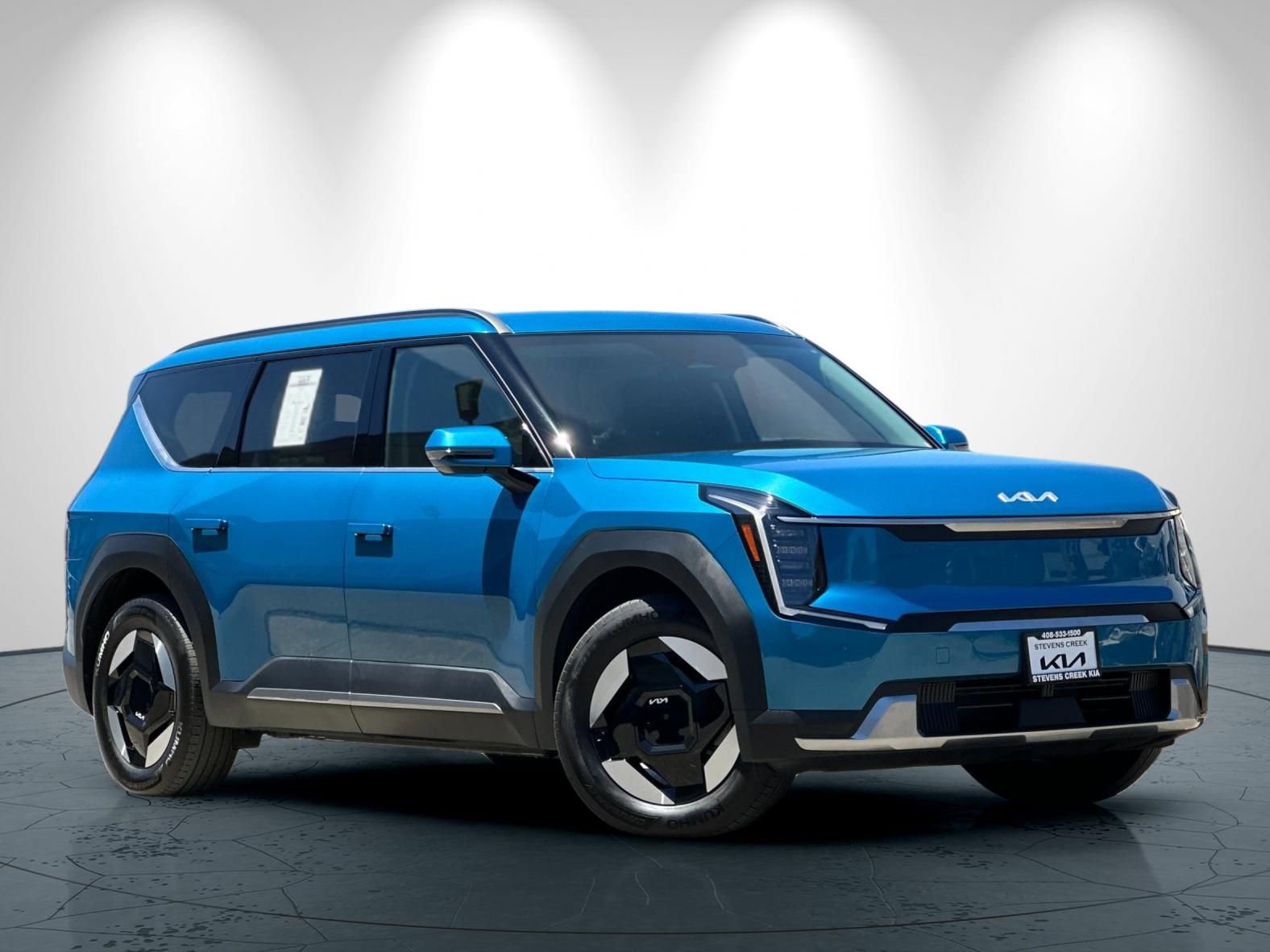 Used 2024 Kia EV9 Wind AWD/4WD image 2