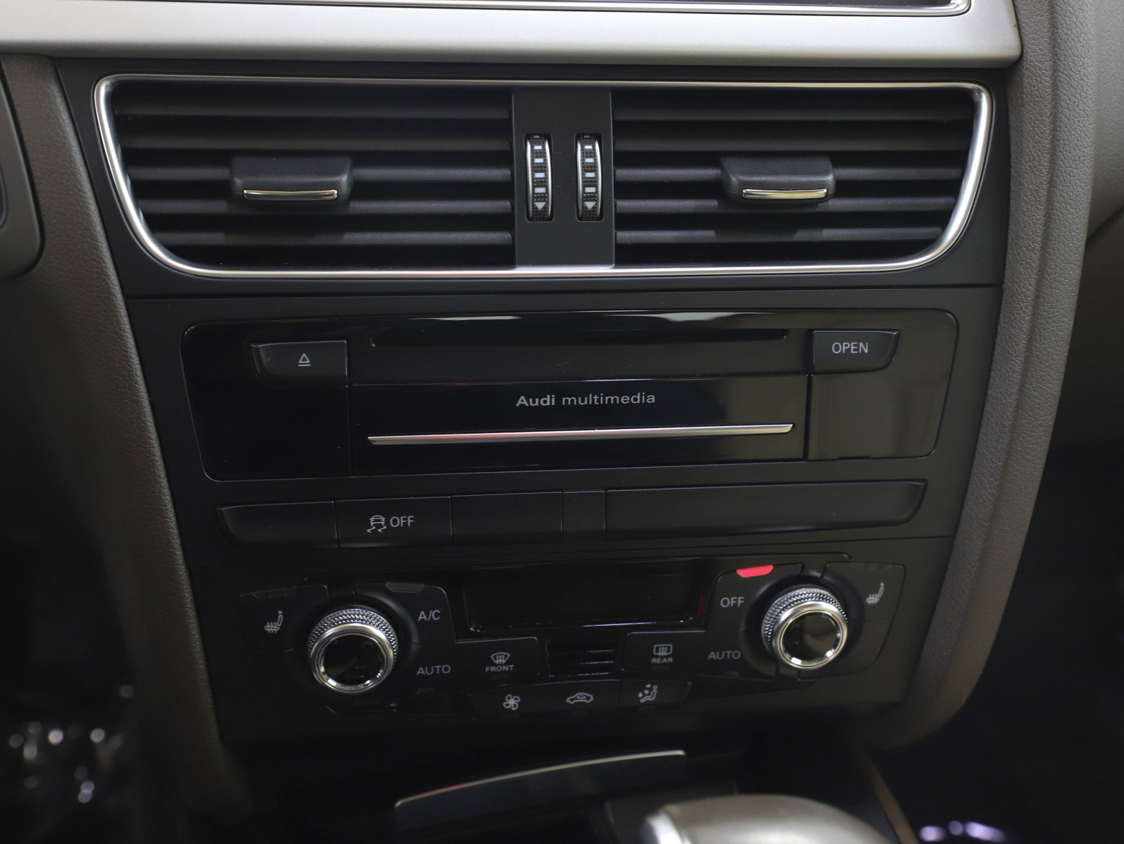 Used 2016 Audi A4 2.0T Premium Plus w/ Technology Package image 21