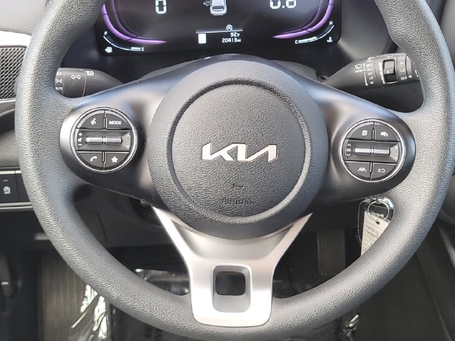 Certified 2025 Kia Soul LX w/ LX Technology Package FWD image 13