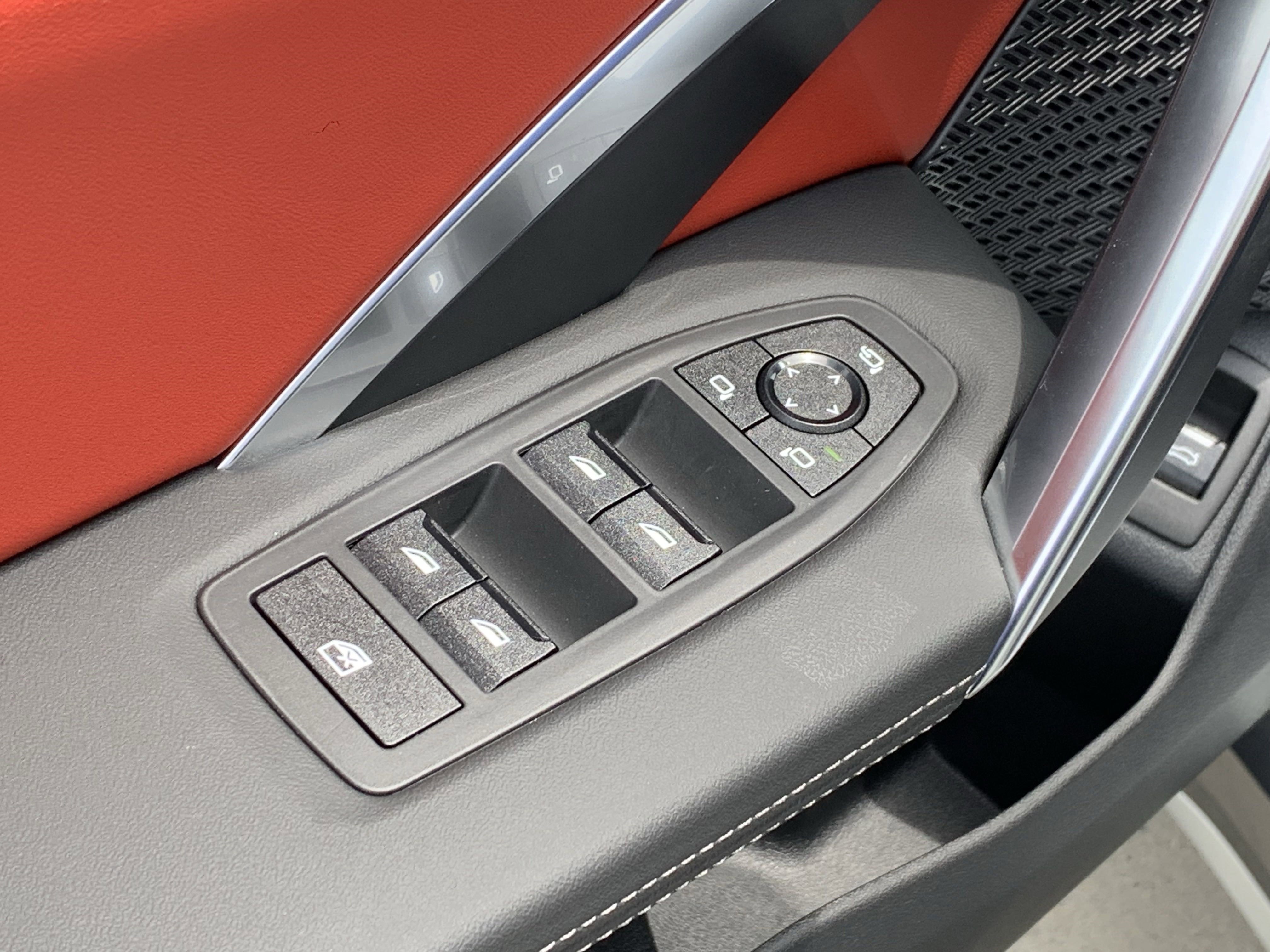 Used 2025 BMW X1 xDrive28i w/ Technology Package image 14