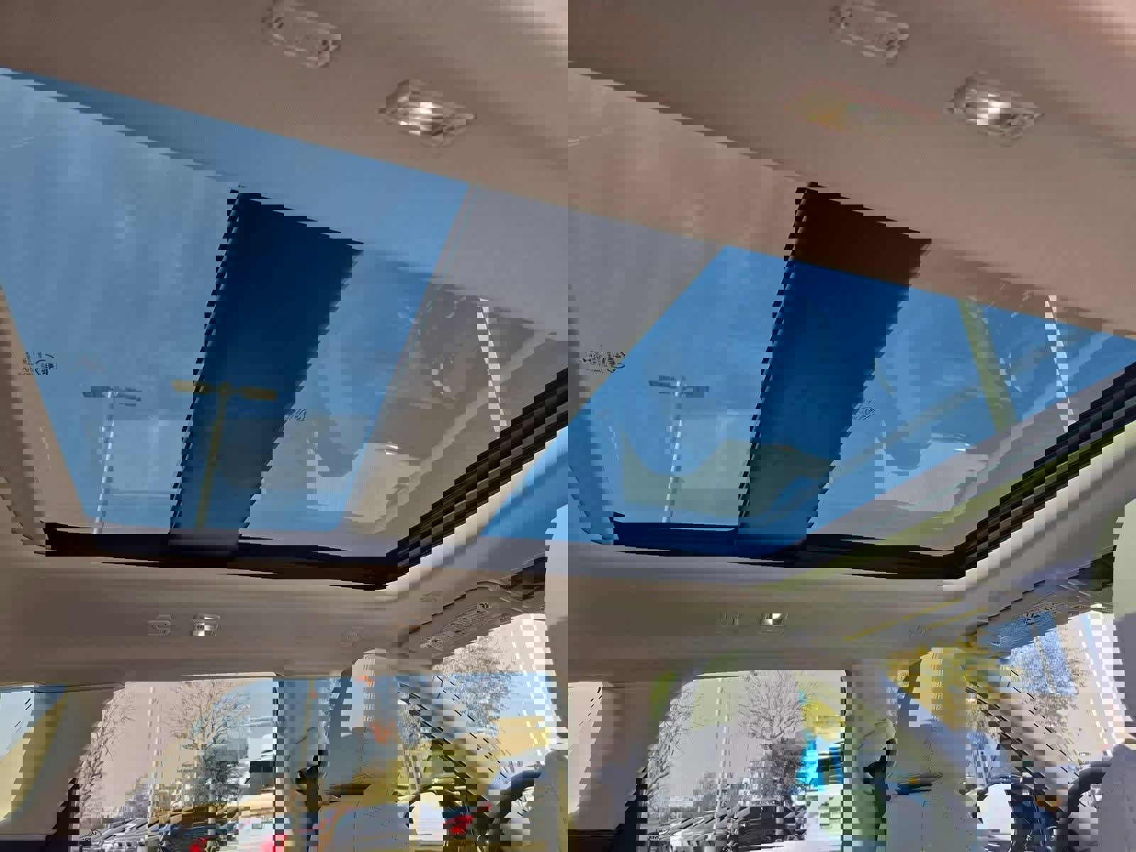 Used 2025 Land Rover Range Rover Evoque S image 21