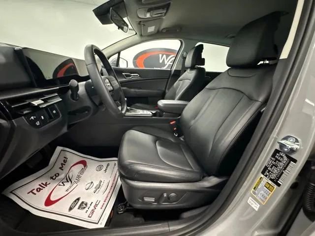 Used 2026 Kia Sportage EX FWD image 15