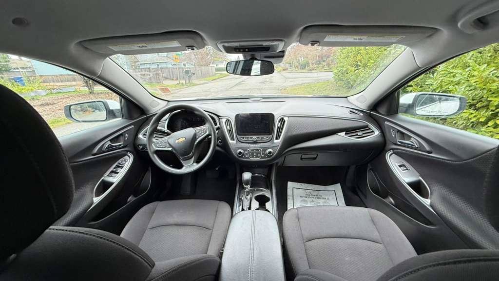 Used 2023 Chevrolet Malibu LT FWD image 12
