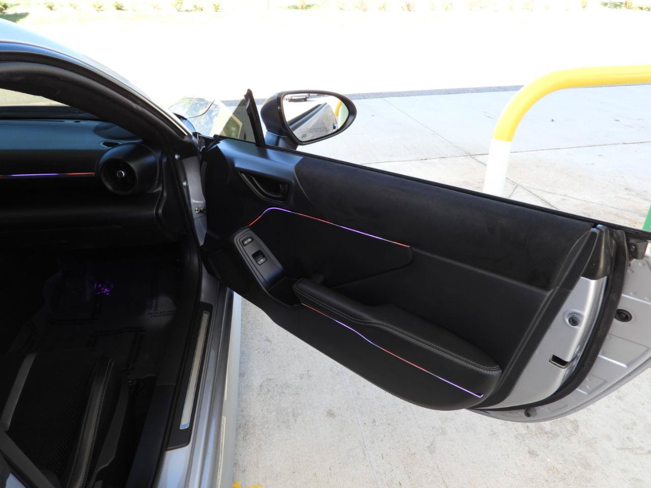 Used 2025 Toyota GR86 Premium w/ ALL Weather Mat Package (TMS) RWD image 81
