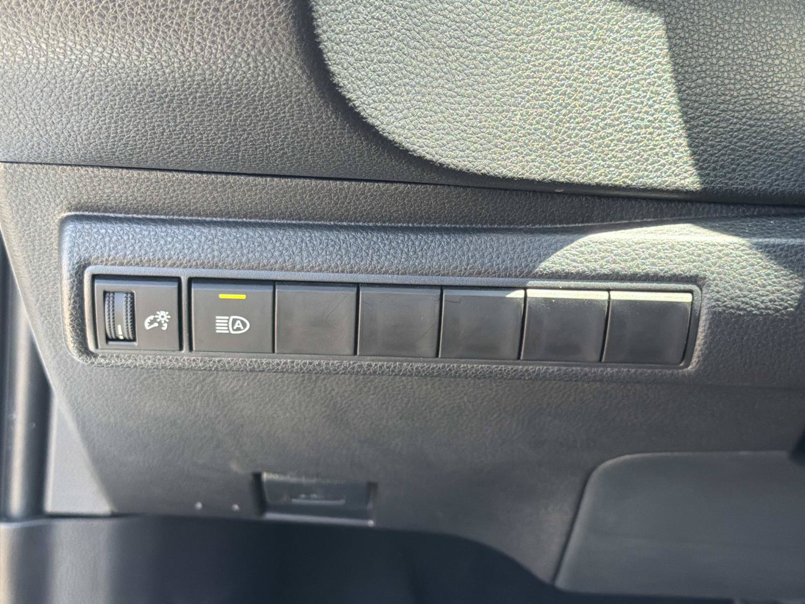 Used 2025 Toyota Corolla SE FWD image 16