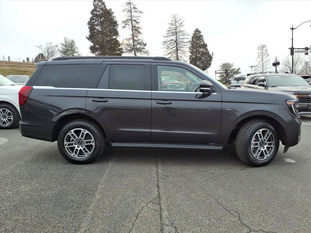 New 2026 Ford Expedition Active AWD/4WD image 4