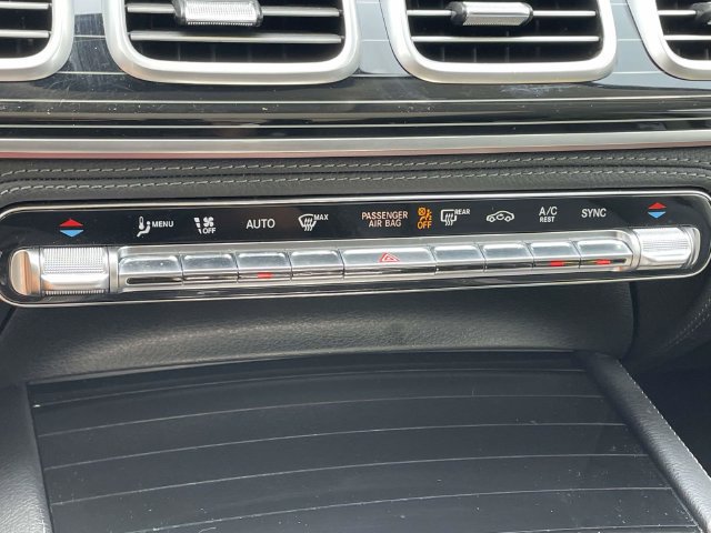 Used 2024 Mercedes-Benz GLS 580 4MATIC image 30